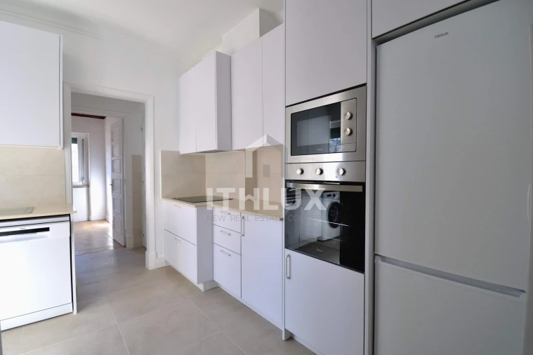 Apartamento T4 para Arrendamento em Avenidas Novas Foto 13