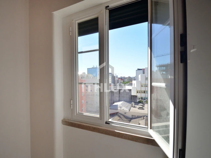 Apartamento T4 para Arrendamento em Avenidas Novas Foto 9