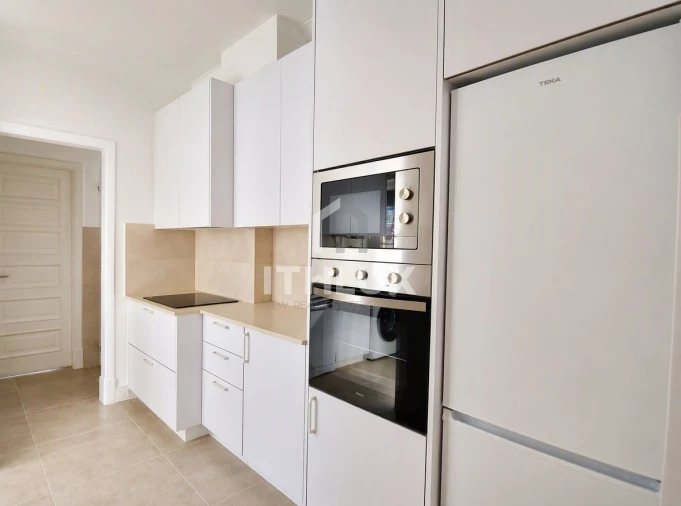 Apartamento T4 para Arrendamento em Avenidas Novas Foto 14