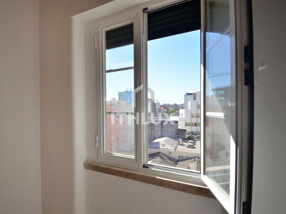 Apartamento T4 para Arrendamento em Avenidas Novas Foto 9