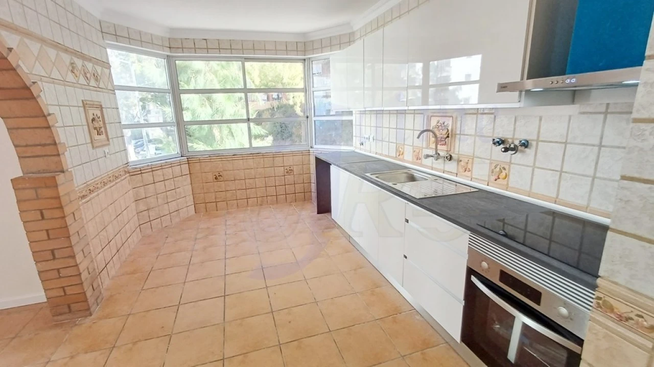 Apartamento T3 para Venda em Algueirão-Mem Martins Foto 2