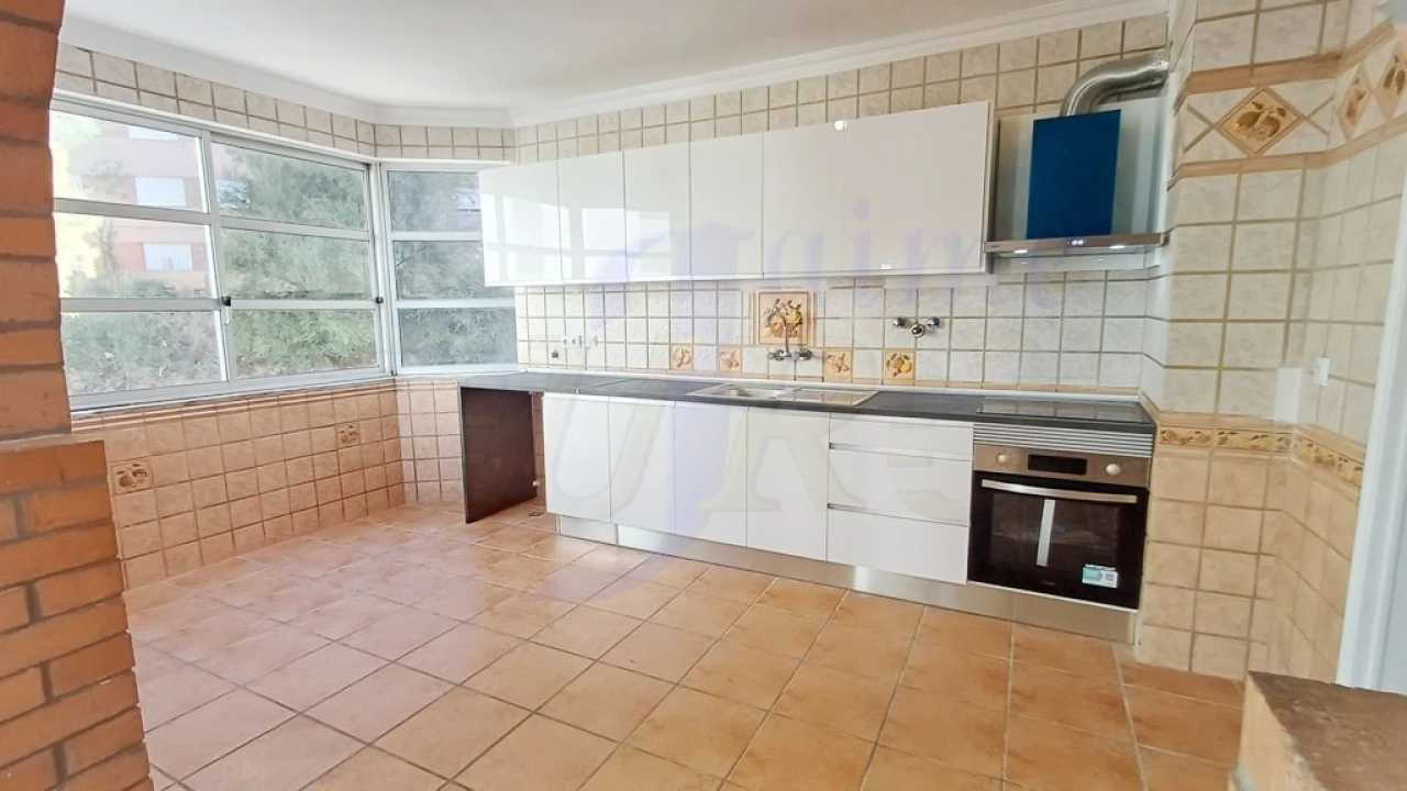 Apartamento T3 para Venda em Algueirão-Mem Martins Foto 4