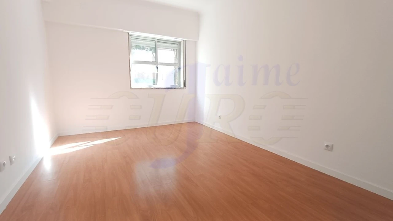 Apartamento T3 para Venda em Algueirão-Mem Martins Foto 12