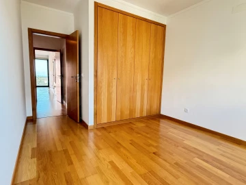 Apartamento T2 para Arrendamento em Carcavelos e Parede