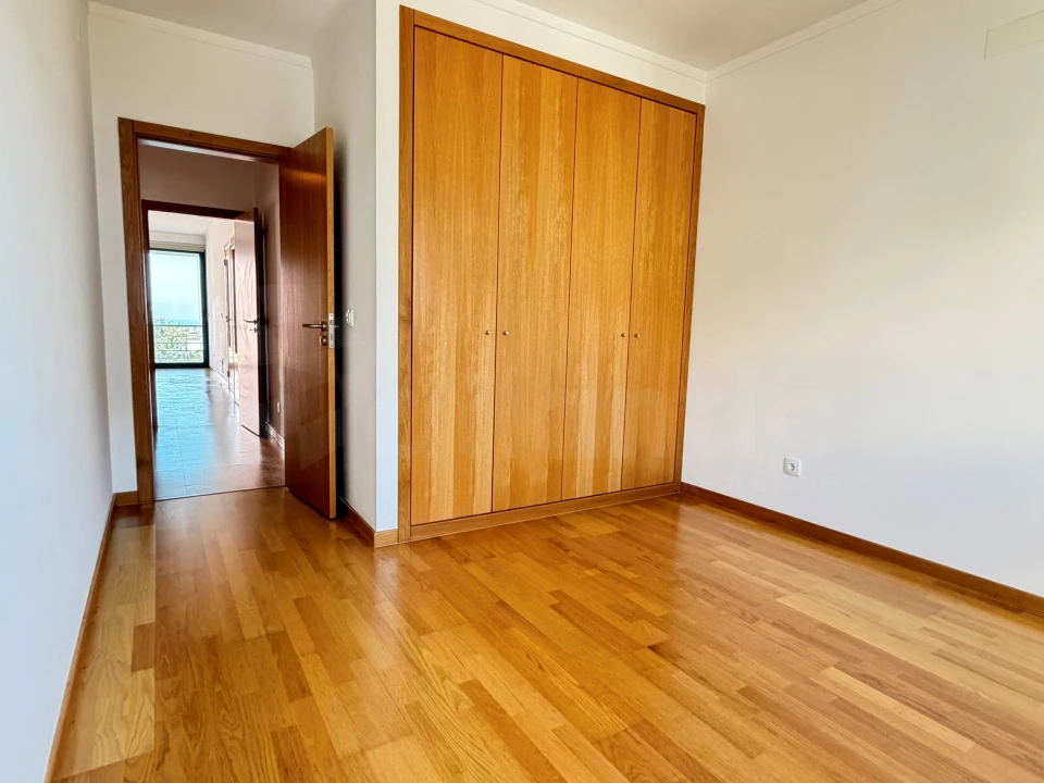 Apartamento T2 para Arrendamento em Carcavelos e Parede Foto 10