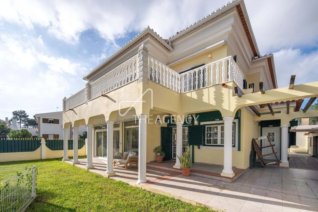 Moradia T7 para Venda em Charneca de Caparica e Sobreda Foto 4