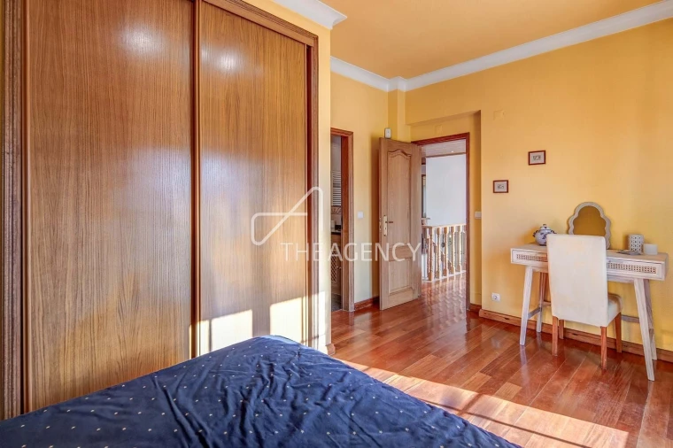 Moradia T7 para Venda em Charneca de Caparica e Sobreda Foto 25