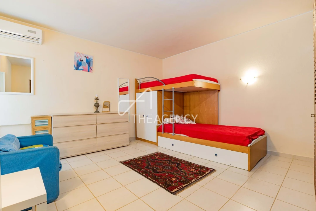 Apartamento T3 para Arrendamento em Quarteira Foto 12