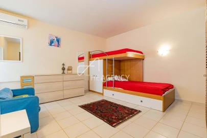 Apartamento T3 para Arrendamento em Quarteira