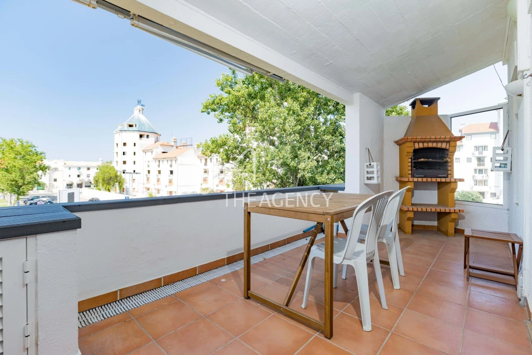 Apartamento T3 para Arrendamento em Quarteira Foto 8