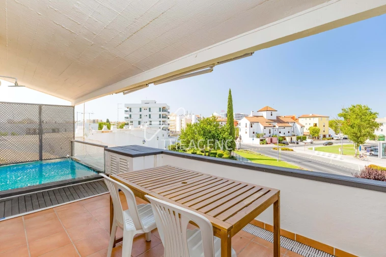 Apartamento T3 para Arrendamento em Quarteira Foto 10