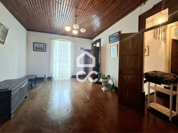 Moradia T5 para Venda em São Bento