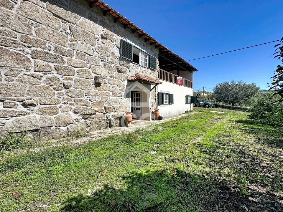 Moradia T2 para Venda em Anelhe Foto 1