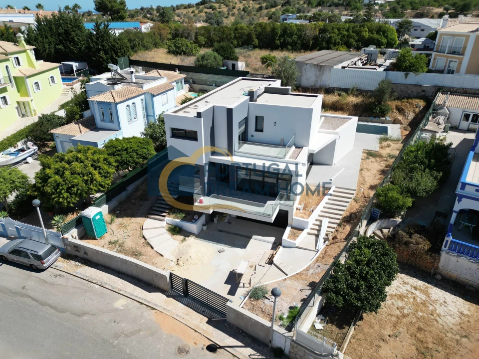 Moradia T4 para Venda em Albufeira e Olhos de Água Foto 3
