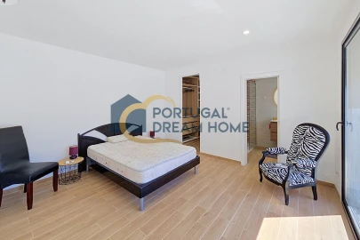 Moradia T4 para Venda em Albufeira e Olhos de Água