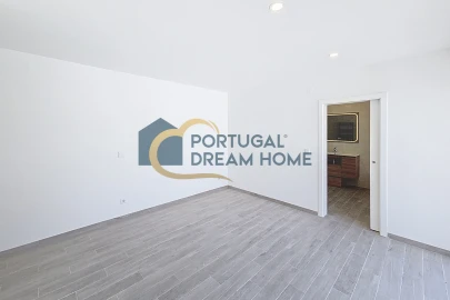 Moradia T4 para Venda em Albufeira e Olhos de Água
