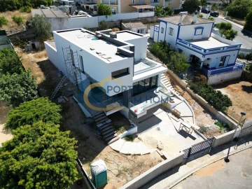 Moradia T4 para Venda em Albufeira e Olhos de Água
