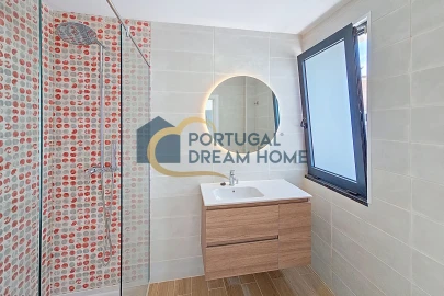 Moradia T4 para Venda em Albufeira e Olhos de Água