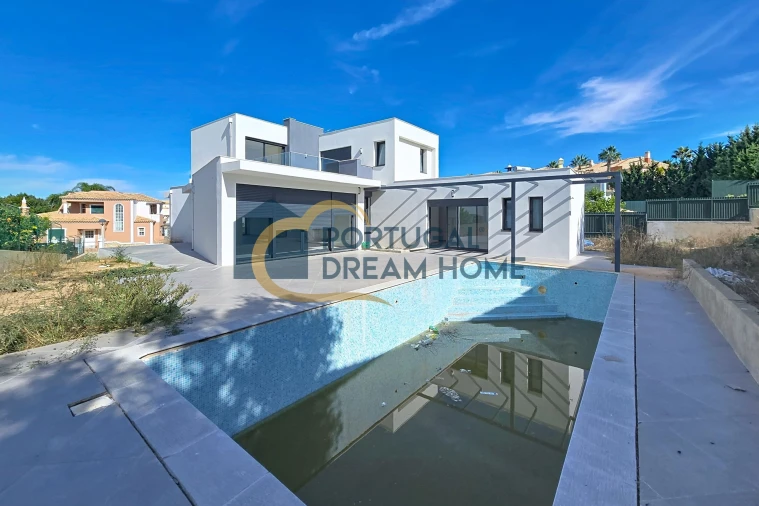 Moradia T4 para Venda em Albufeira e Olhos de Água Foto 28