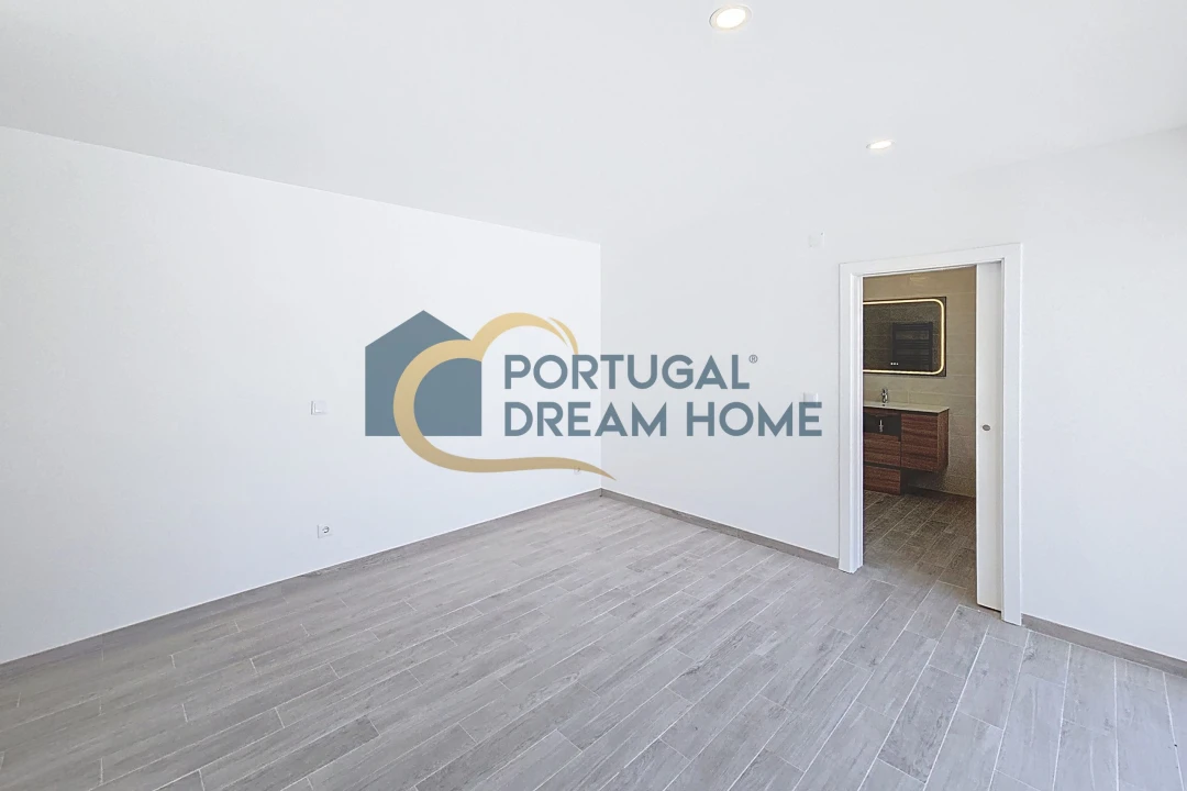 Moradia T4 para Venda em Albufeira e Olhos de Água Foto 20