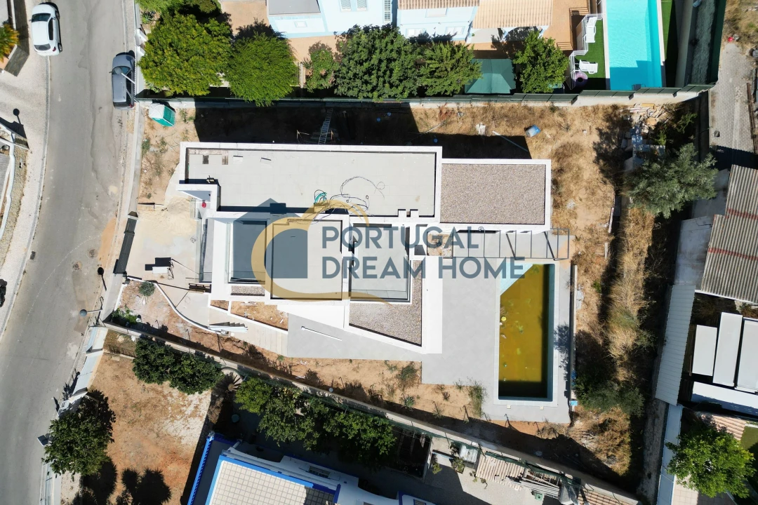 Moradia T4 para Venda em Albufeira e Olhos de Água Foto 27
