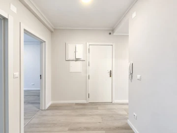 Apartamento T2 para Venda em Oeiras e São Julião da Barra, Paço de Arcos e Caxias