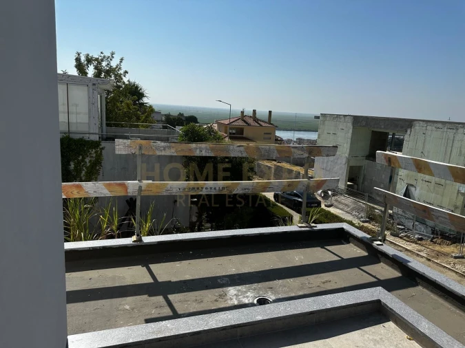 Moradia T4 para Venda em Vila Franca de Xira Foto 12