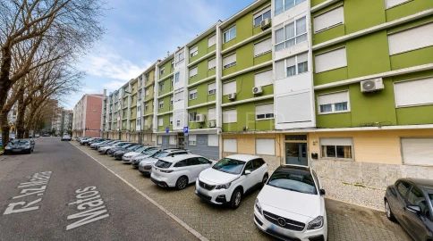 Apartamento T2 para Venda em Benfica