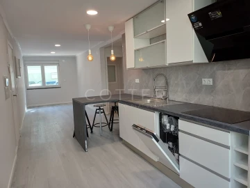 Apartamento T2 para Venda em Benfica