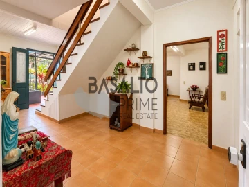 Moradia T6 para Venda em Santa Cruz