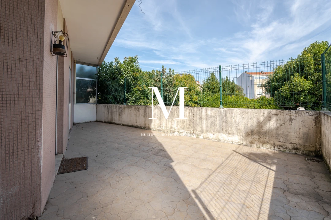 Apartamento T1 para Venda em Ramalde Foto 3