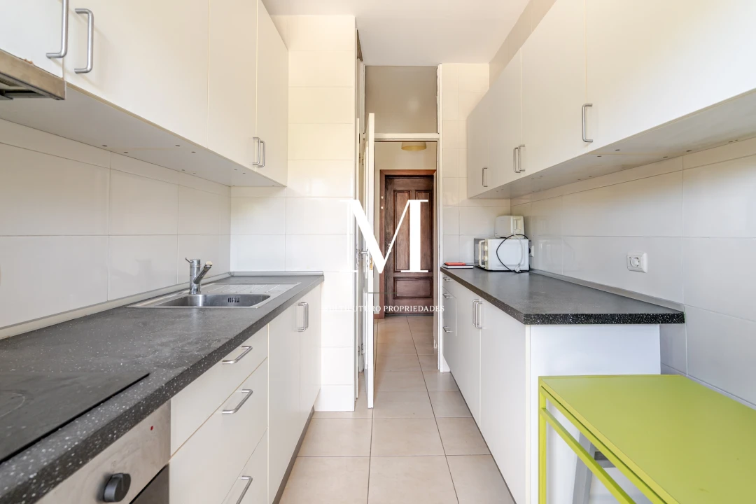 Apartamento T1 para Venda em Ramalde Foto 14