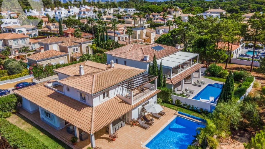 Moradia T5 para Venda em Almancil