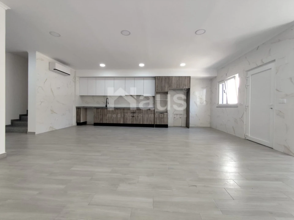 Moradia T4 para Venda em Atalaia e Alto Estanqueiro-Jardia Foto 5