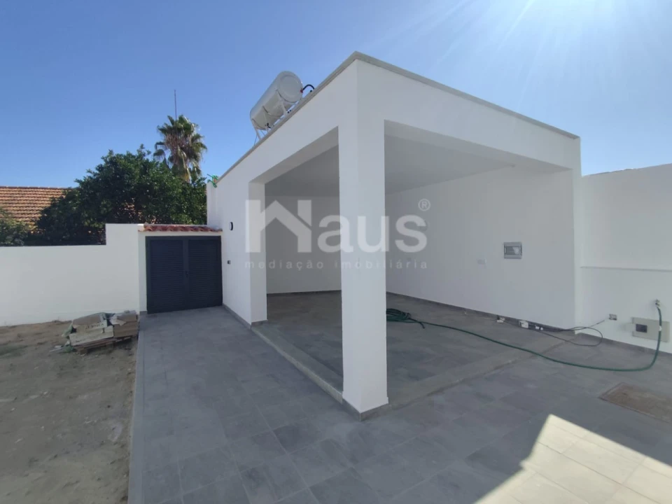 Moradia T4 para Venda em Atalaia e Alto Estanqueiro-Jardia Foto 25
