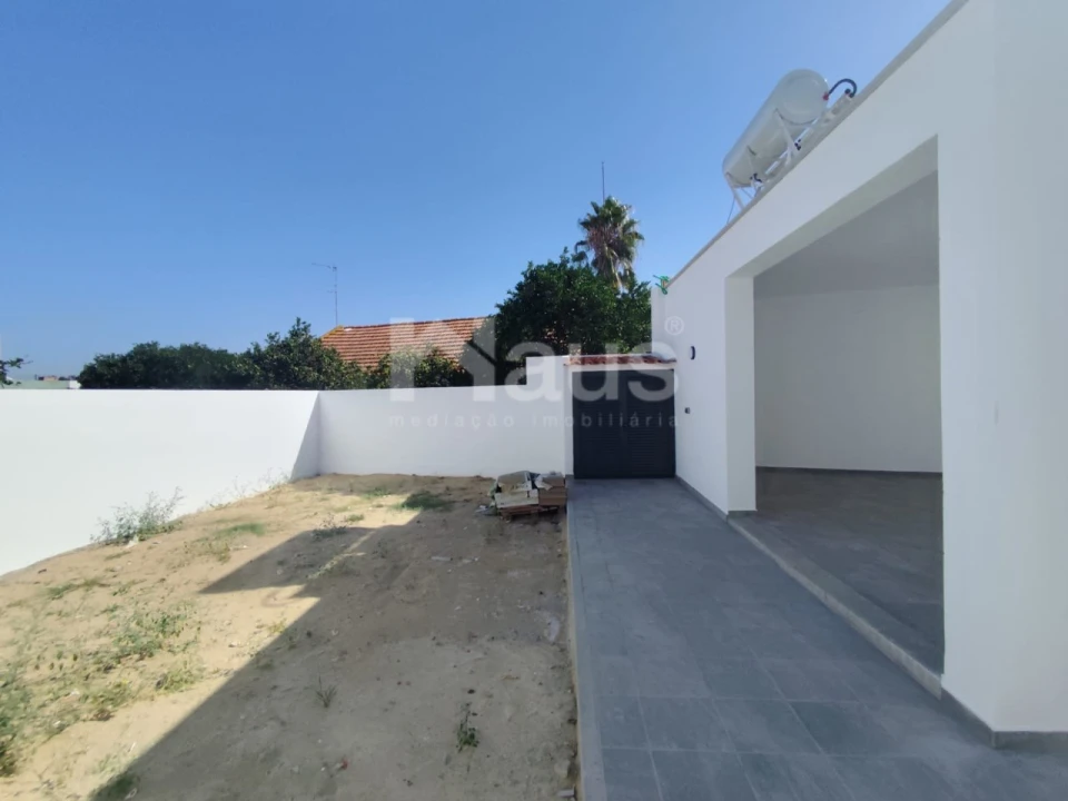 Moradia T4 para Venda em Atalaia e Alto Estanqueiro-Jardia Foto 26