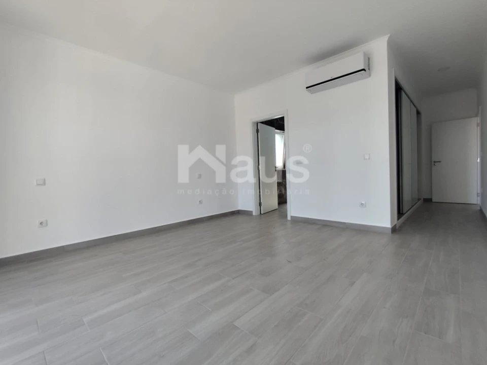 Moradia T4 para Venda em Atalaia e Alto Estanqueiro-Jardia Foto 17
