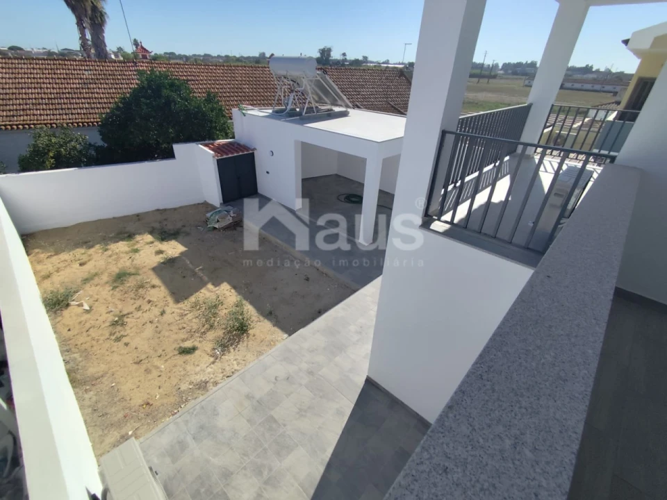 Moradia T4 para Venda em Atalaia e Alto Estanqueiro-Jardia Foto 31