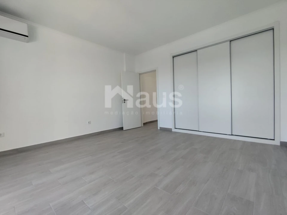 Moradia T4 para Venda em Atalaia e Alto Estanqueiro-Jardia Foto 19