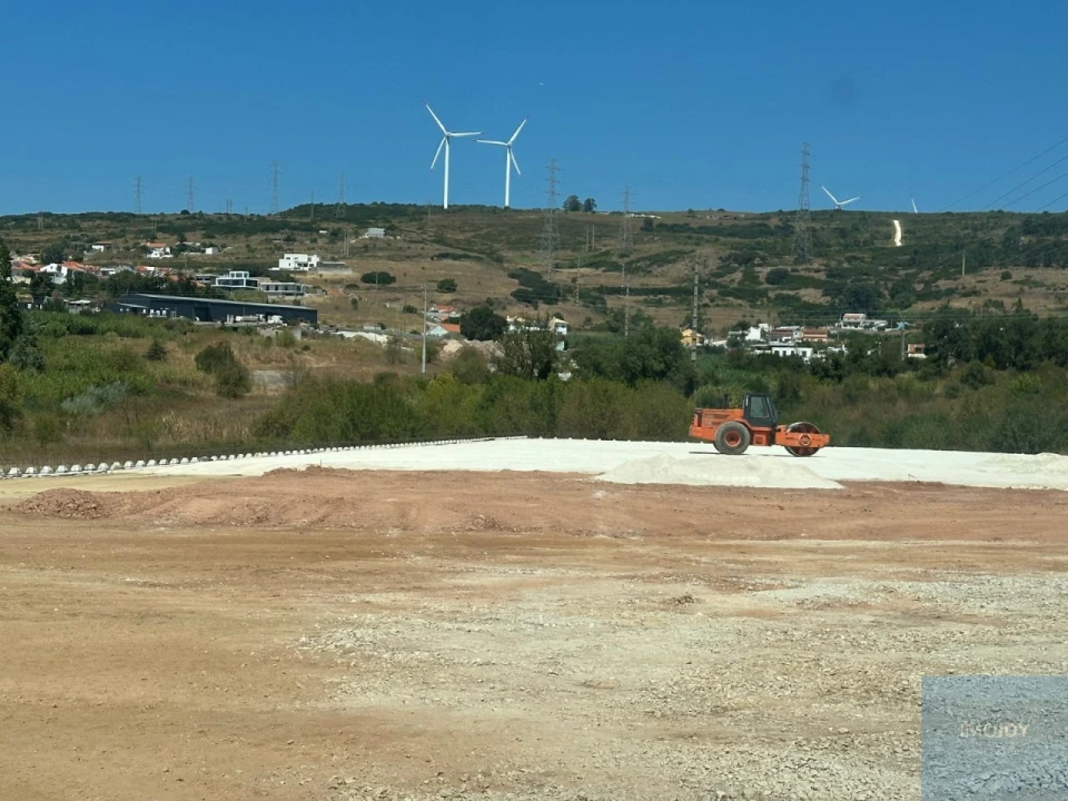Terreno para Venda em Santo Antão e São Julião do Tojal Foto 2