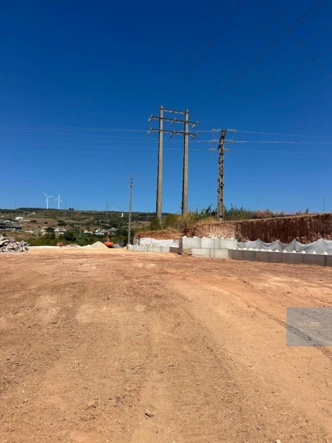 Terreno para Venda em Santo Antão e São Julião do Tojal