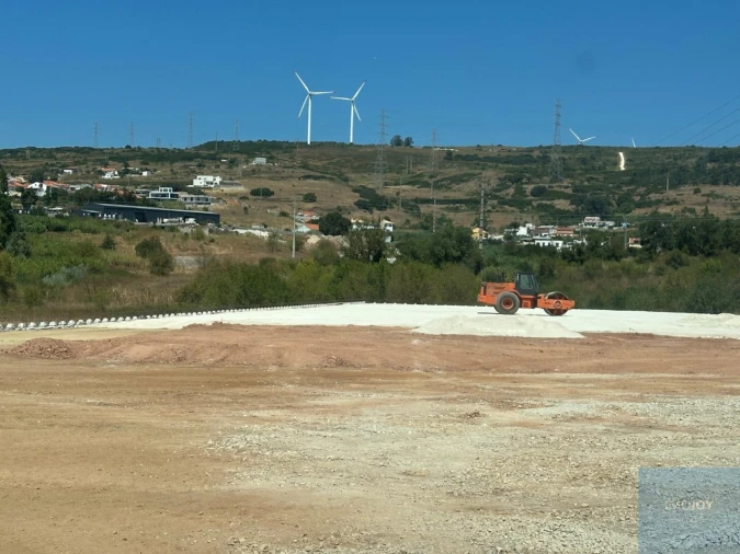 Terreno para Venda em Santo Antão e São Julião do Tojal Foto 2