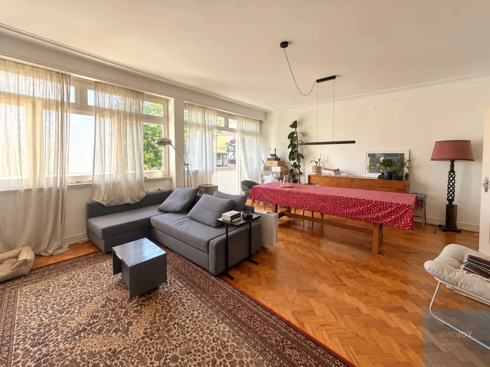 Apartamento T4 para Arrendamento em Alvalade Foto 1