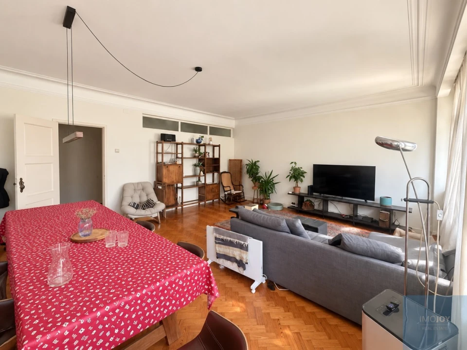 Apartamento T4 para Arrendamento em Alvalade Foto 3