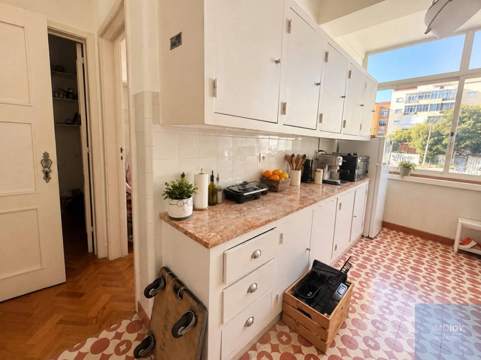 Apartamento T4 para Arrendamento em Alvalade Foto 6