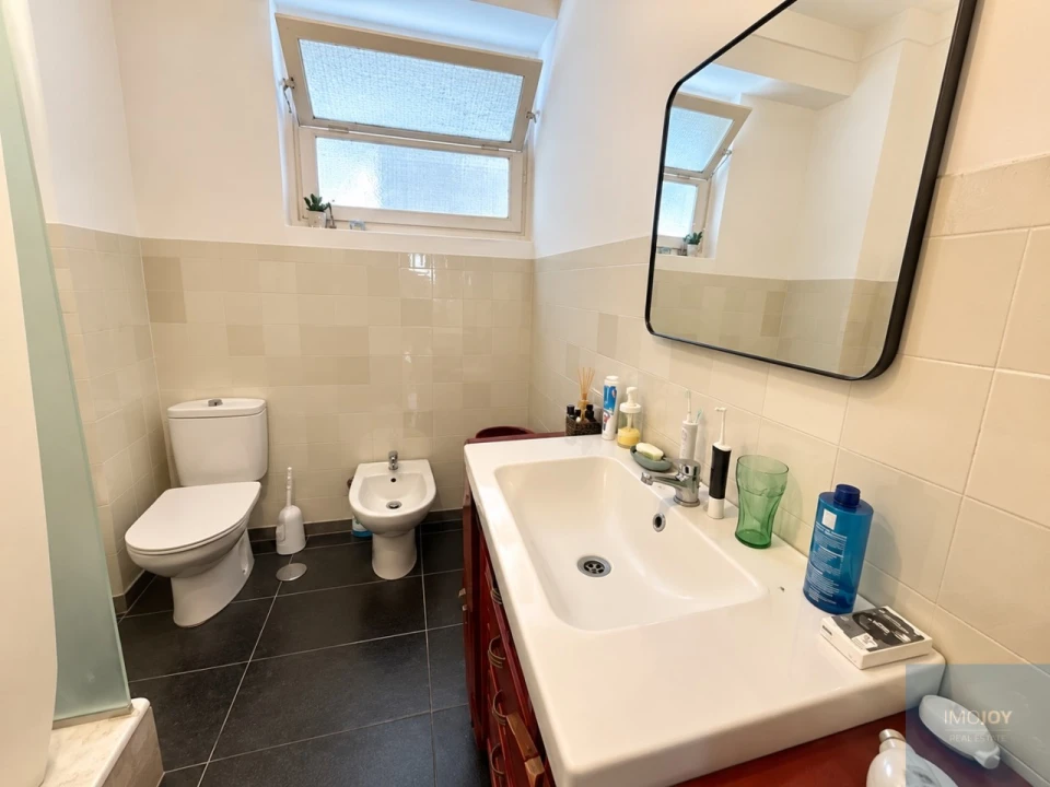 Apartamento T4 para Arrendamento em Alvalade Foto 22