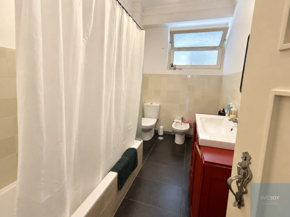Apartamento T4 para Arrendamento em Alvalade Foto 23