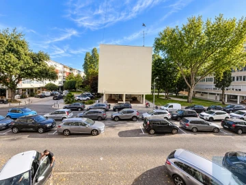 Apartamento T4 para Arrendamento em Alvalade