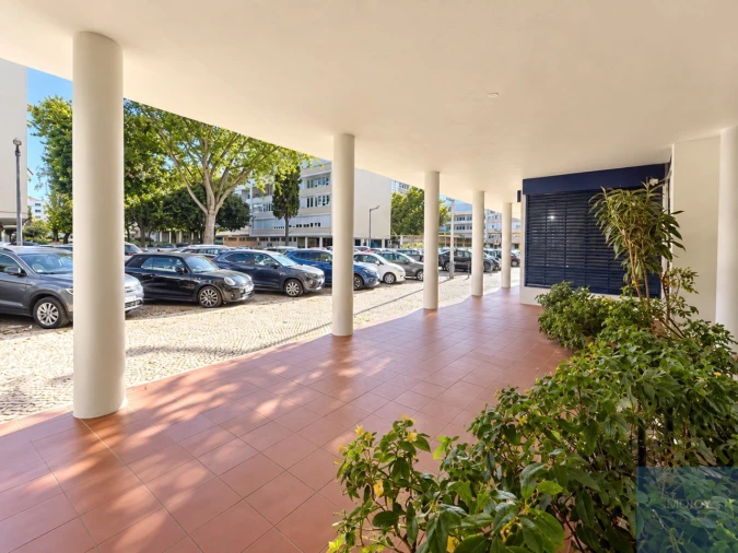 Apartamento T4 para Arrendamento em Alvalade Foto 27