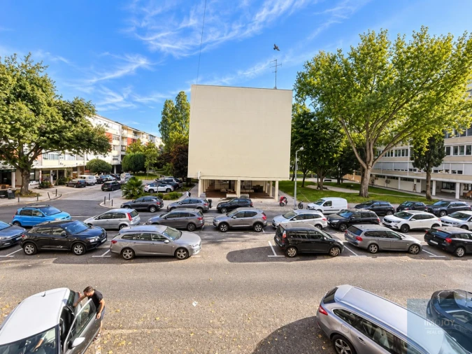 Apartamento T4 para Arrendamento em Alvalade Foto 31